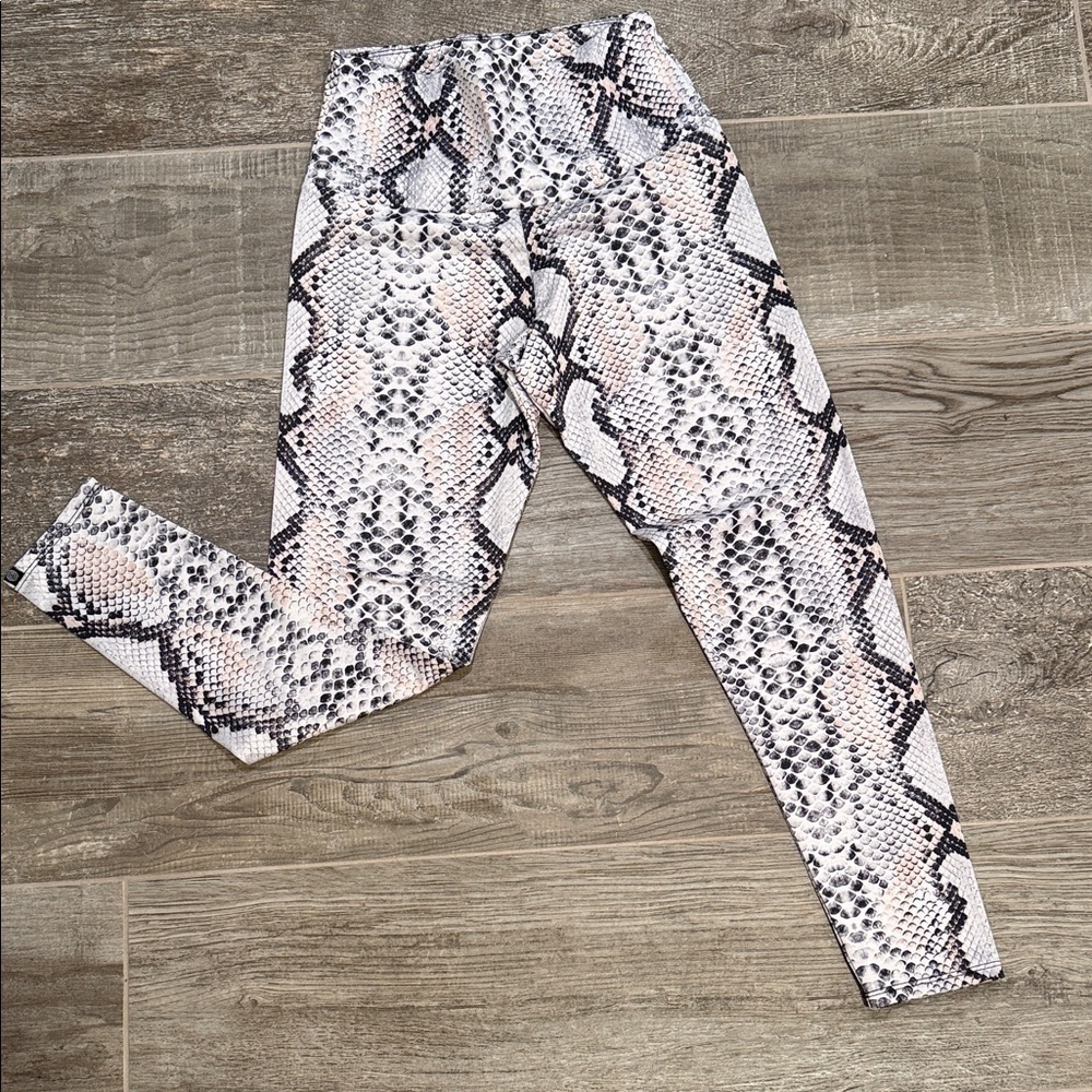 Onzie Snake Print Leggings
